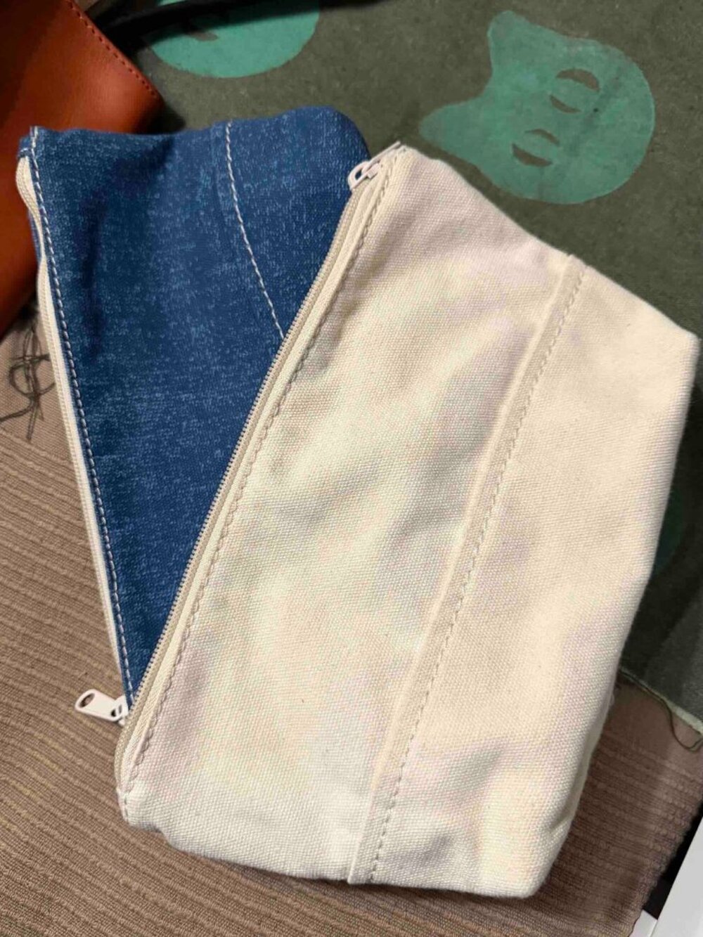 Land's End NWOT White Zipper Pouch gusseted ext-pockets travel case